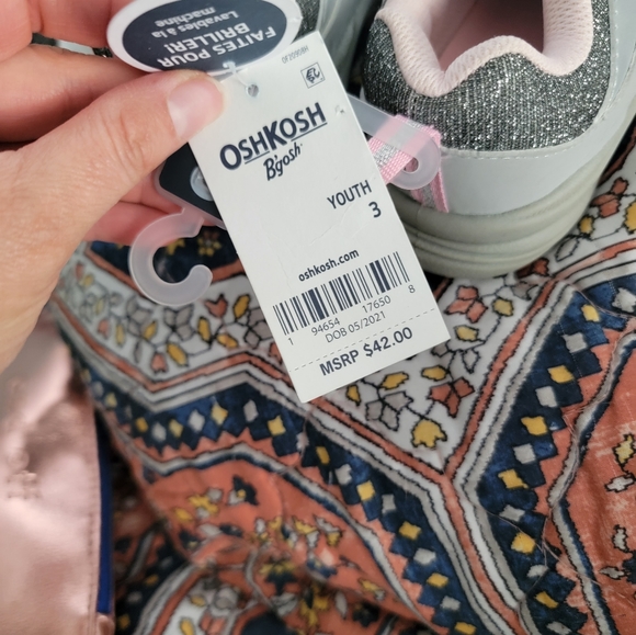 Shoes - Picture 4 of 4